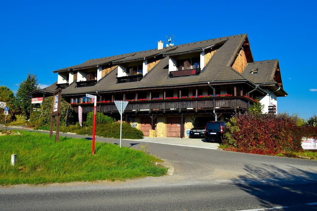 Hotel Rendez Vous Beharovce Dış mekan fotoğraf